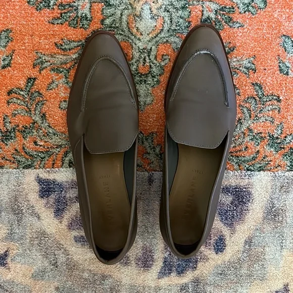 VGUC Everlane Modern Loafers in Khaki, size 10.5 - Picture 3 of 6